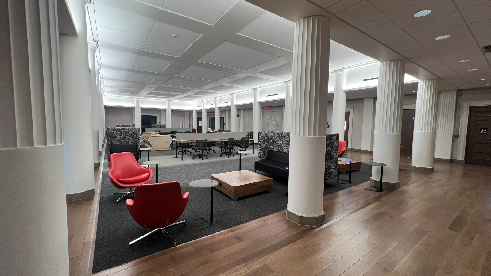 Bricker Hall photo of 2nd floor econ department space